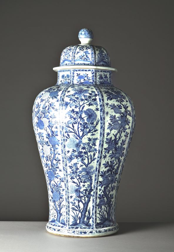 Unusually Large Jar - Kangxi period | MasterArt